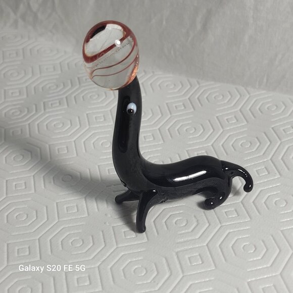 Beautiful Art Glass Black Seal Figurine with Glass Ball - Picture 3 of 7